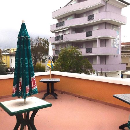 Hotel Villa Lorena Rimini Esterno foto