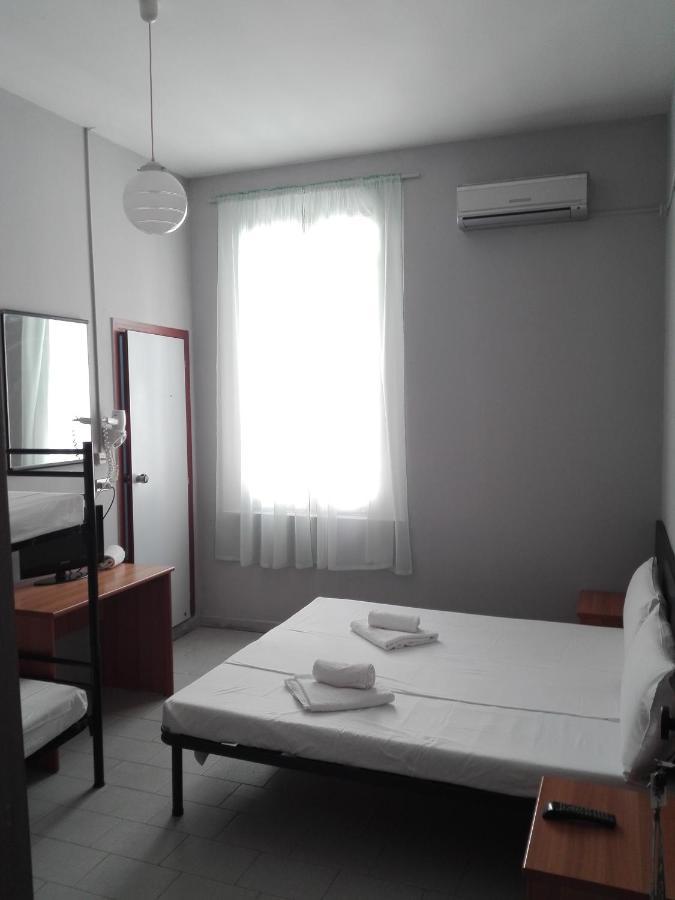Hotel Villa Lorena Rimini Esterno foto